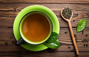 Te preguntas si el té verde hace mal? En esto post entenderás claramente las ventajas y desventajas del té verde, sin embargo muchas mujeres del día de hoy la incluyen en su dieta diaria Te verde hace mal?